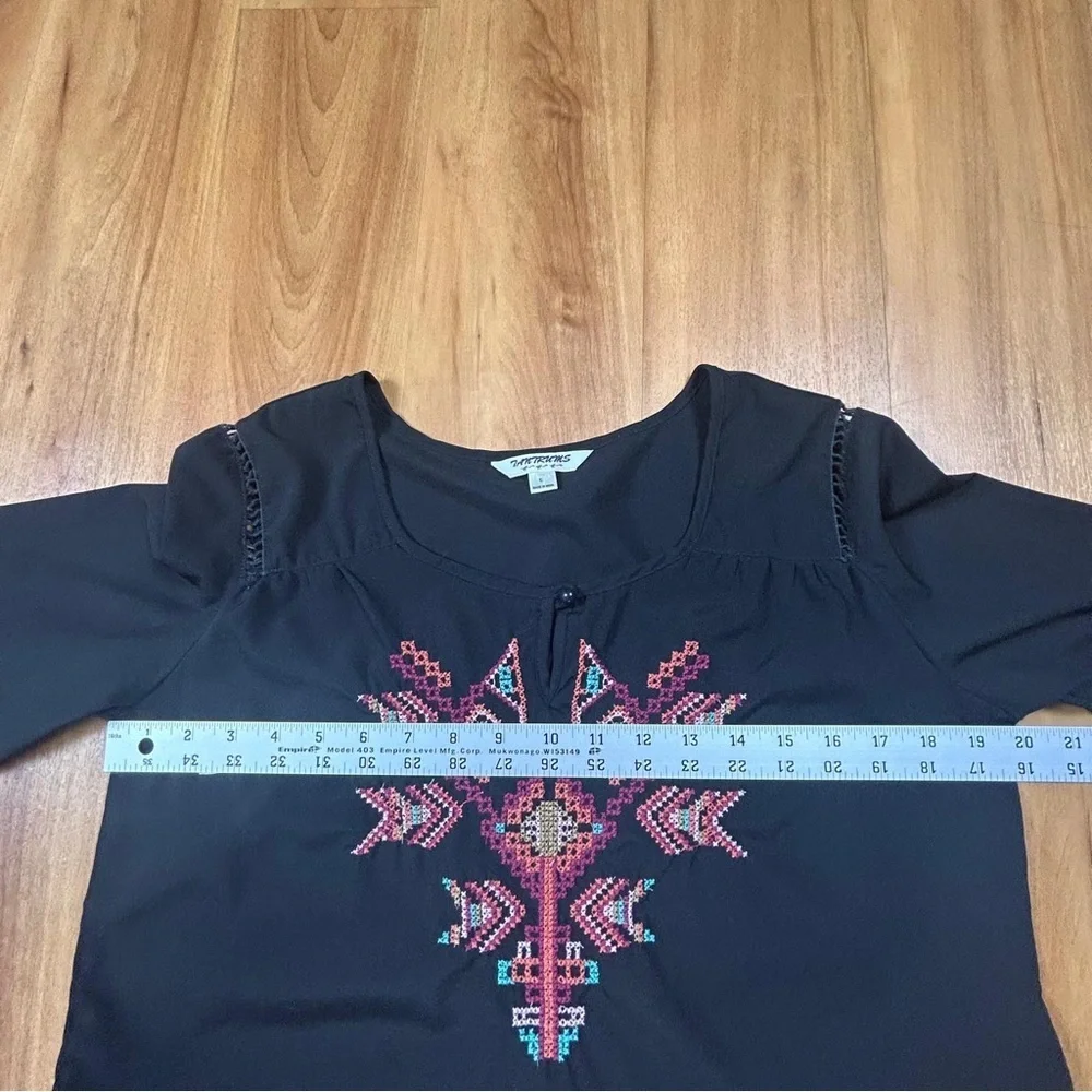 Tantrums Black Graphic 3/4 Sleeve Blouse‎